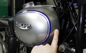 TRIUMPH DAYTONA T70