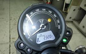 TRIUMPH STREET TWIN 2021