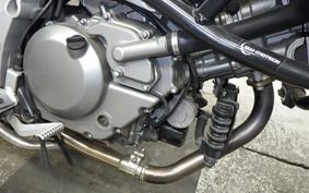 SUZUKI Vｽﾄﾛｰﾑ650 2005