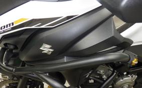 SUZUKI Vストローム650XTA 2023 C733M