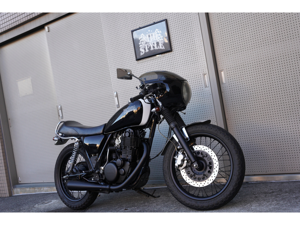 Фото Yamaha SR400 2004 с японского аукциона