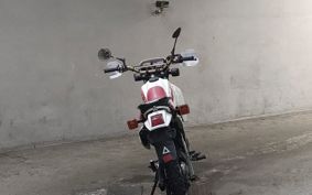 YAMAHA DT125R 34X