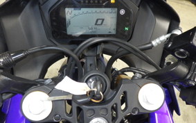 YAMAHA YZF-R15 2020