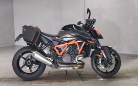 KTM 1290 SUPER  DUKE R V3940