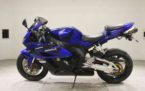 HONDA CBR1000RR 2004 SC57