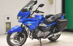 SUZUKI GSR250S