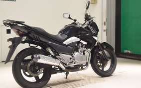 SUZUKI GSR250 2023