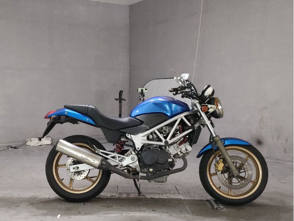Фото Honda VTR 250 2011 с японского аукциона