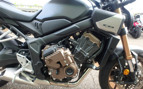 HONDA CB650R E-Clutch 2025 RH17