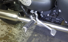 TRIUMPH BONNEVILLE T100 2025