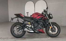 TRIUMPH STREET TRIPLE RS HDA614