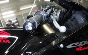 HONDA CBR600RR GEN 2 2006 PC37