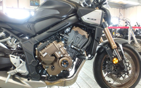 HONDA CB650R E-Clutch 2025 RH17
