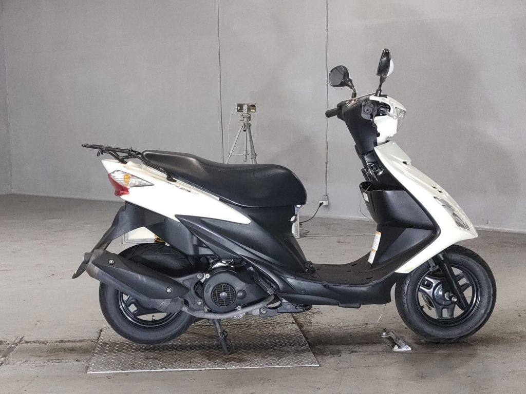 Фото Suzuki ADDRESS V125 с японского аукциона