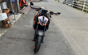 KTM 1290 SUPER DUKE-R 2018 V3940