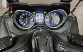 YAMAHA T-MAX 530 DX 2018 SJ15J