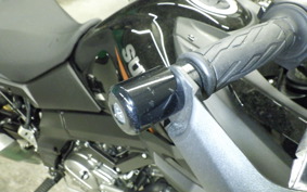 SUZUKI Vｽﾄﾛｰﾑ650XTA 2025 C733M