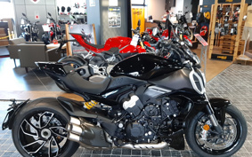 DUCATI DIAVEL V4 2024