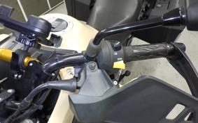 SUZUKI Vｽﾄﾛｰﾑ250