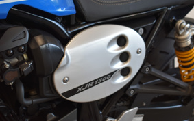 YAMAHA XJR1300 2015 RP19