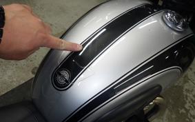 TRIUMPH BONNEVILLE T100 2025