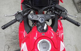 HONDA CBR650R E-Clutch 2025 RH17