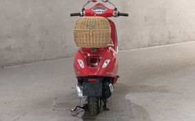 VESPA PRIMA BEIGE RA125 ..