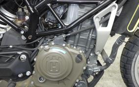 HUSQVARNA SVARTPILEN 401 2018