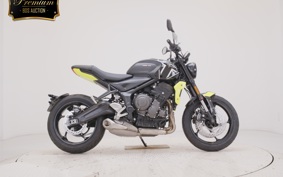 TRIUMPH TRIDENT 660 2025