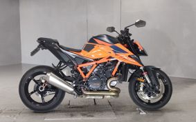 KTM 1290 SUPER DUKE R 2022 V3940