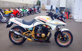 SUZUKI GSX750S KATANA 1985 GR72A