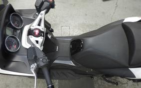 APRILIA SRV850 2017