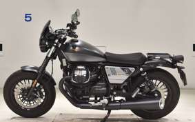 MOTO GUZZI V9 BOBBER 2024