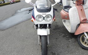 YAMAHA FZR250 2KR