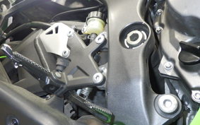KAWASAKI ZX 10 NINJA R 2011