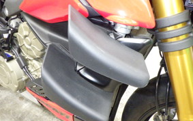 DUCATI STREETFIGHTER V4 S 2024