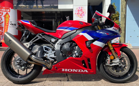 HONDA CBR1000RR-R FB SP 2025 SC82