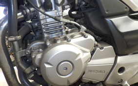 SUZUKI GSR250