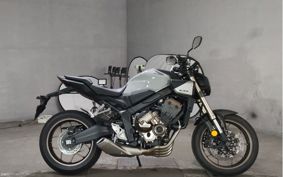 HONDA CB650R E-Clutch RH17
