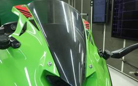 KAWASAKI ZX-25R 1981 ZX250E
