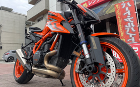 KTM 1290 SUPER DUKE R 2022 V3940