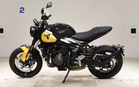 TRIUMPH TRIDENT 660 2026