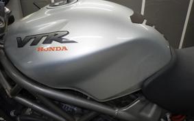 HONDA VTR 250 MC33