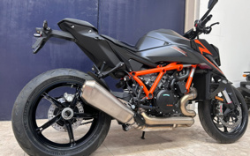 KTM 1390 SUPER DUKE R EVO V3940