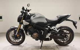 HONDA CB650R E-Clutch 2018 RH17