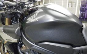 HONDA CB650R E-Clutch 2025 RH17