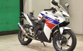 HONDA CBR125R JC50