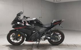 YAMAHA YZF-R25 RG10J