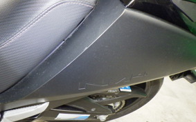 HONDA NM4 VULTUS -01 2015 RC82