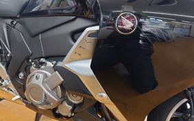 HONDA VFR1200F DCT 2011 SC63
